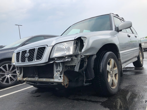 Auto Body Shop «Rogers Park Auto Body Shop», reviews and photos, 6828 N Clark St, Chicago, IL 60626, USA