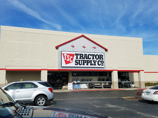 Tractor Supply Co., 40 Dillon Plaza Dr, High Ridge, MO 63049, USA, 