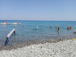 Photo de Spiaggia di Roseto Capo Spulico avec plusieurs baies longues