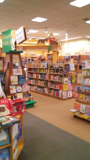 Book Store «Barnes & Noble», reviews and photos, 2800 Clarendon Blvd, Arlington, VA 22201, USA