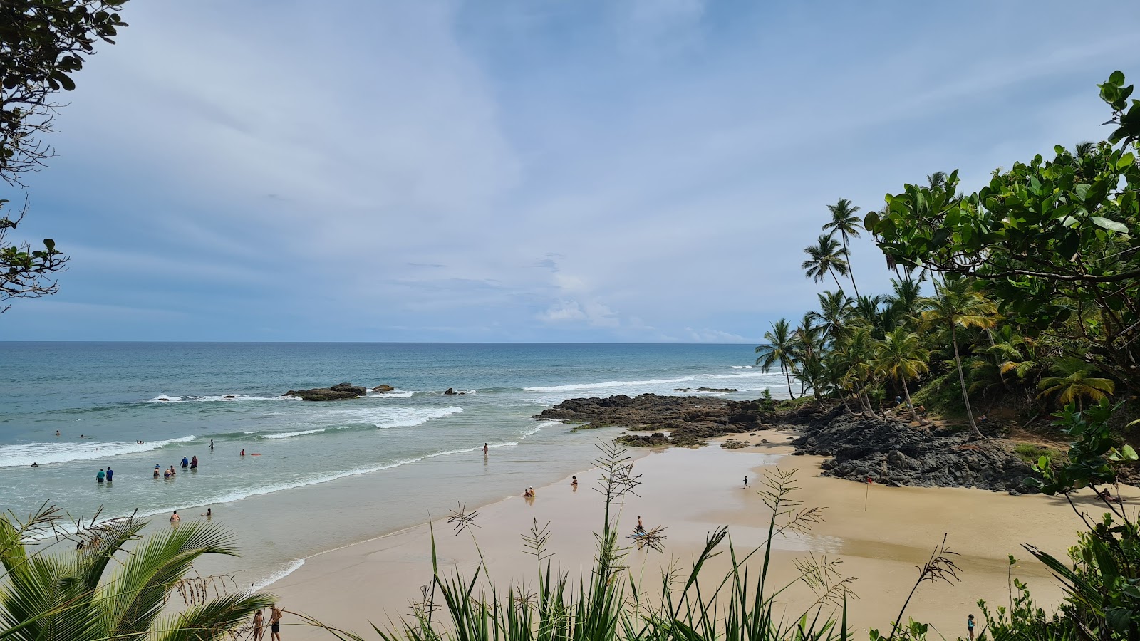 Photo of Havaizinho Beach with green water surface