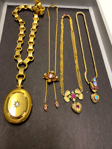 Jeweler «Laura Stanley Personal Jeweler», reviews and photos, 8201 Cantrell Rd, Little Rock, AR 72227, USA