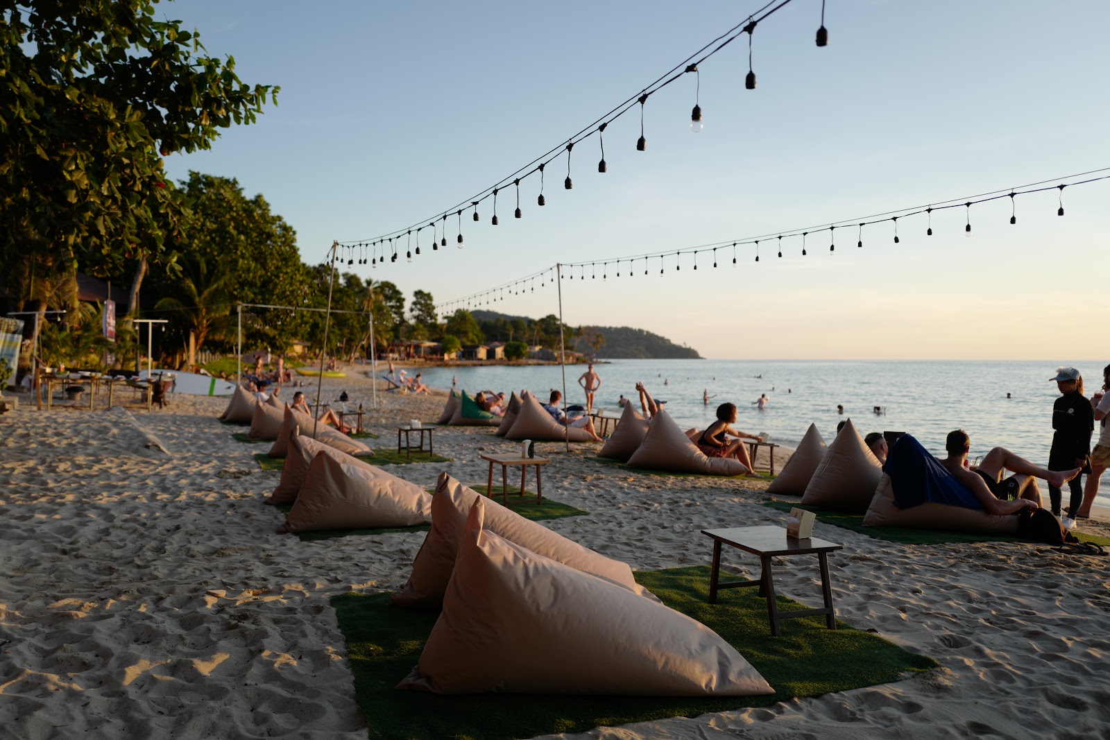 Fotografie cu Lonely Beach și așezarea