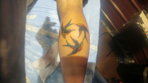 Explore daisy flower tattoo ideas, creative tattoo ideas in Chattanooga, available at Inked Expressions North Tattoos