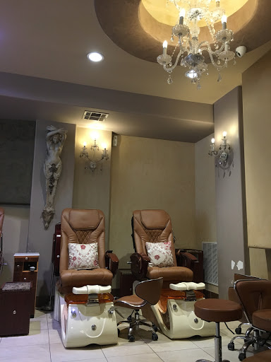 Nail Salon «Castle Nail Spa (in Mockingbird Station)», reviews and photos, 5319 E Mockingbird Ln #150, Dallas, TX 75206, USA