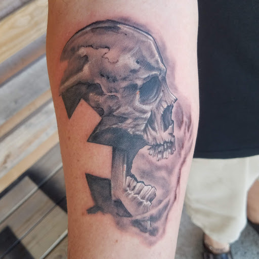 Tattoo Shop «magnum opus tattoo company», reviews and photos, 1817 Padre Blvd #4, South Padre Island, TX 78597, USA