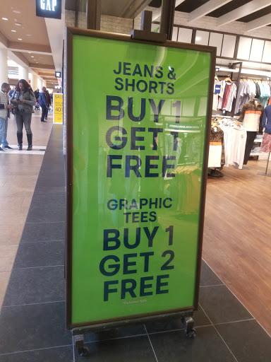 Clothing Store «Aéropostale», reviews and photos, 200 Baychester Ave, Bronx, NY 10475, USA