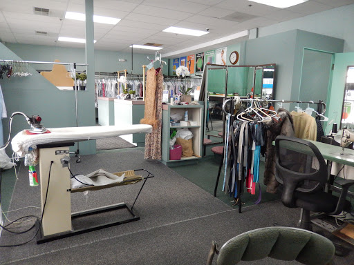 Dry Cleaner «Meadowbrook Alteration Shop», reviews and photos, 3049 E Walton Blvd, Auburn Hills, MI 48326, USA