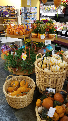 Grocery Store «Super Stop & Shop», reviews and photos, 20 Washington Ave, Dumont, NJ 07628, USA