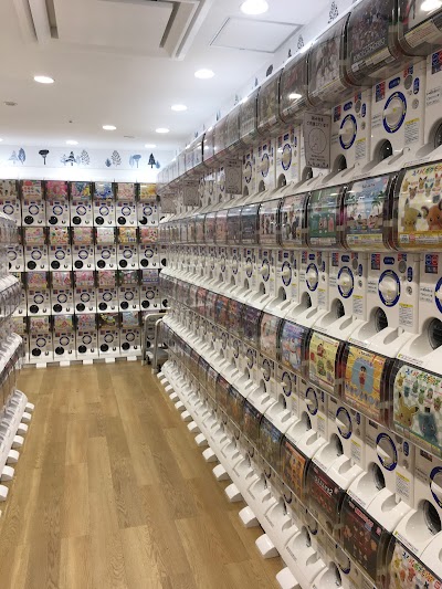 ガチャガチャの森 コースカベイサイドストアーズ店（カプセルトイ専門店）