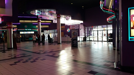 Movie Theater «Regal Cinemas Round Lake Beach 18», reviews and photos, 550 E Rollins Rd, Round Lake Beach, IL 60073, USA