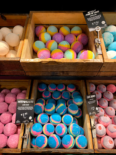 Cosmetics Store «LUSH Fresh Handmade Cosmetics», reviews and photos, 7900 Shelbyville Rd, Louisville, KY 40222, USA