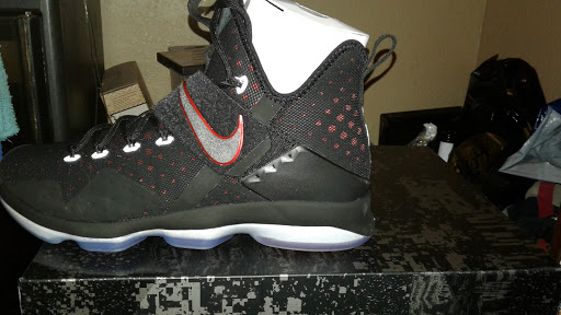 Clothing Store «Champs», reviews and photos, 205 E Broadway, Bloomington, MN 55425, USA