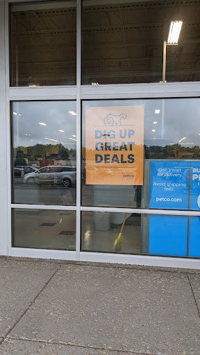 Pet Supply Store «Petco», reviews and photos, 149 Gravois Bluffs Plaza Dr, Fenton, MO 63026, USA