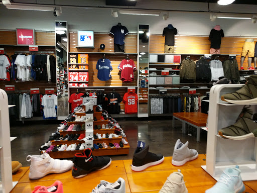 Shoe Store «Champs Sports», reviews and photos, 6779 Spring Mall Dr, Springfield, VA 22150, USA