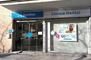 Clínica Dental Milenium Rubí - Sanitas image