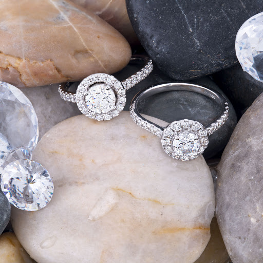 Jewelry Store «The Jewelry Exchange», reviews and photos, 501 E St Charles Rd, Villa Park, IL 60181, USA