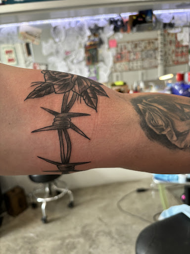 Explore mother daughter flower tattoo ideas, creative tattoo ideas in Kansas City, available at Same Crew Tattoo