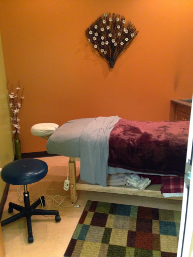 Hair Salon «Q Salon & Spa», reviews and photos, 266 E Auburn Rd, Rochester, MI 48307, USA