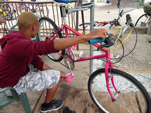 Bicycle Repair Shop «Blackstone Bicycle Works», reviews and photos, 6100 S Blackstone Ave, Chicago, IL 60637, USA