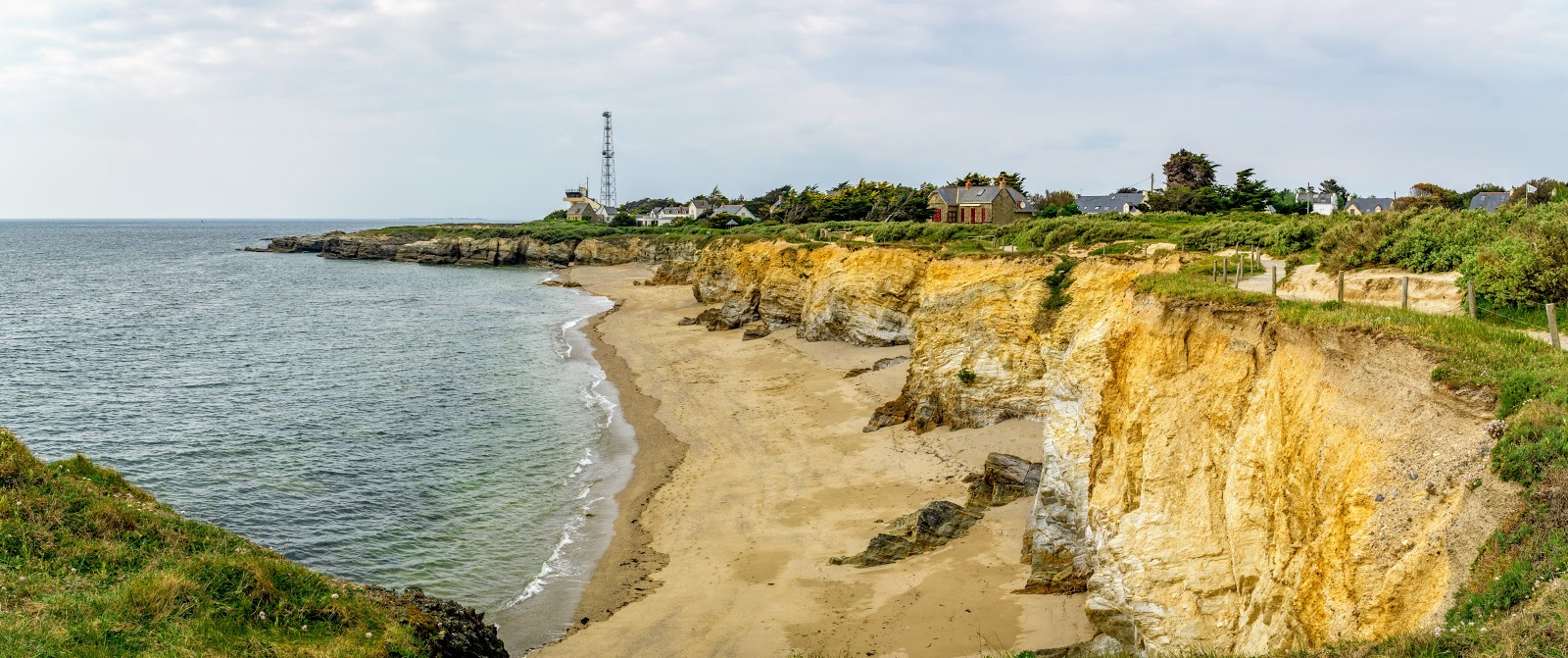 Plage du Poulaire的照片 具有非常干净级别的清洁度