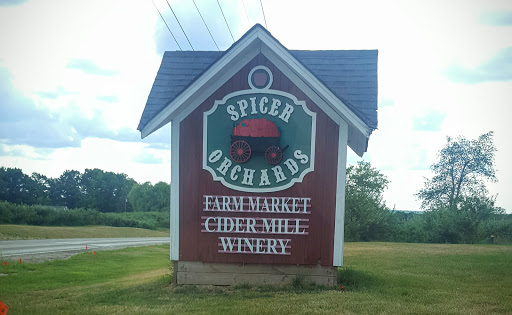 Spicer Orchards Farm Market, Cider Mill, Fudge, Bakery
