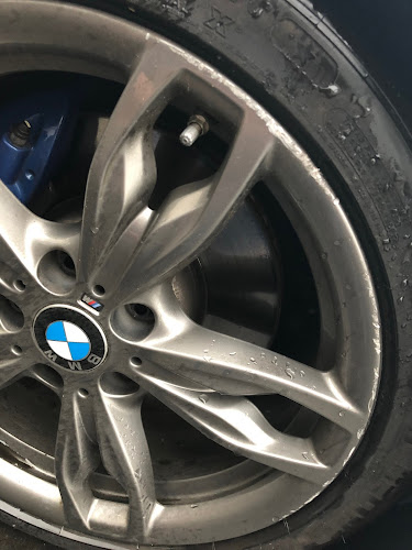 Comments and reviews of Sytner Cardiff Accident Repair Centre