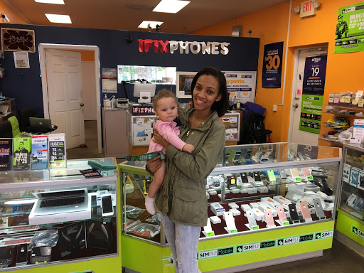 Cell Phone Store «iFixPhones - Cell Phone - Tablet - Macbook - Sale - Repair - Springfield, VA», reviews and photos, 7018 Commerce St, Springfield, VA 22150, USA