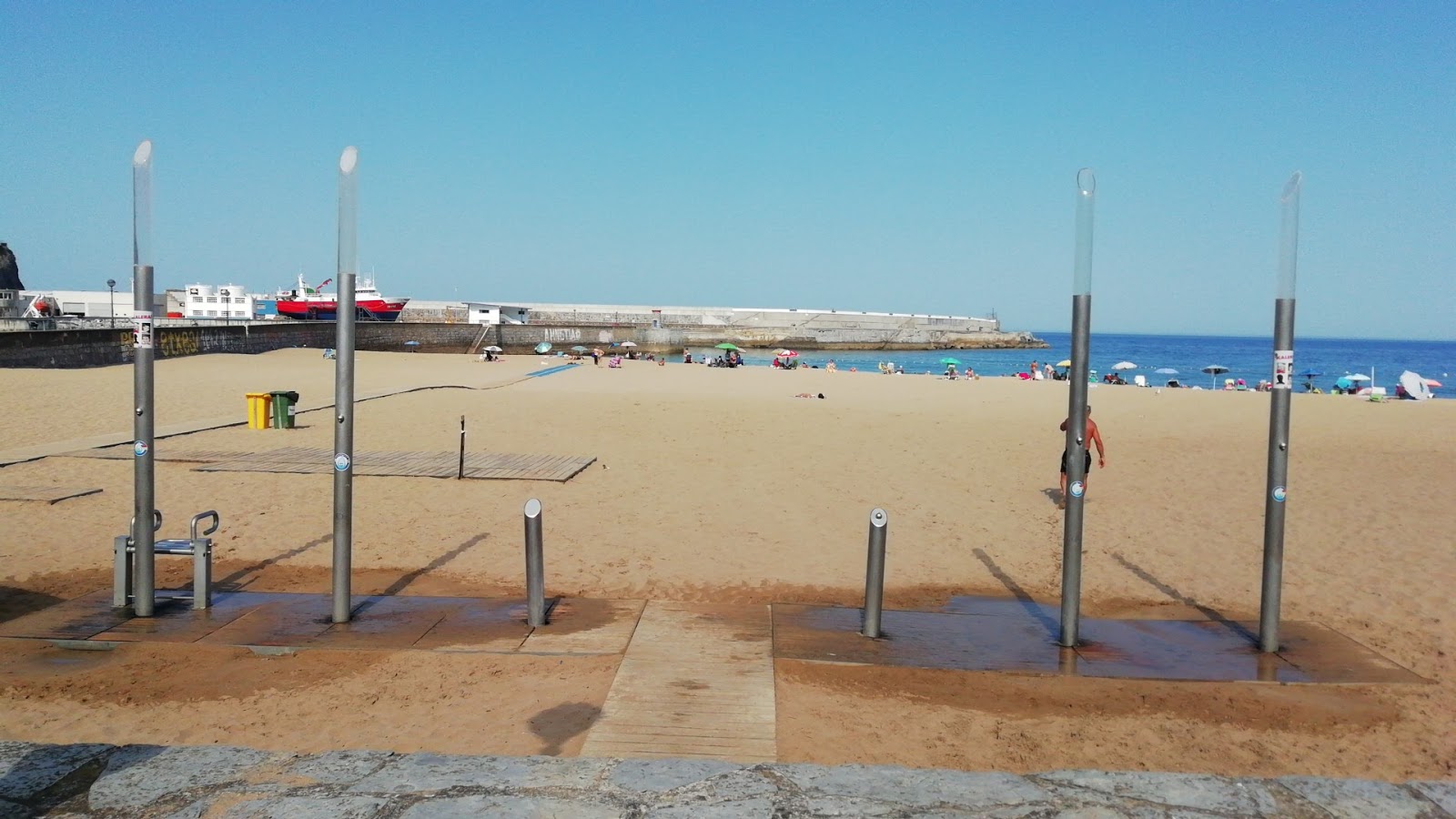 Foto de Playa de Arrigorri com alto nível de limpeza