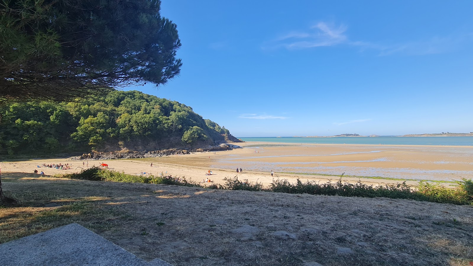 Plage de Quatre Vaux'in fotoğrafı ve yerleşim