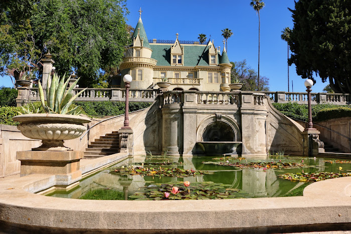 Restaurant near Sunset Motel Hood River