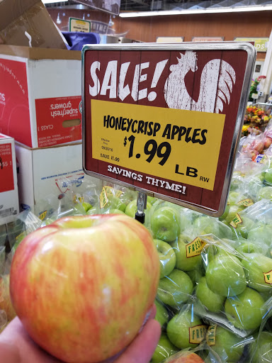 Grocery Store «Fresh Thyme Farmers Market- W. Des Moines», reviews and photos, 2900 University Ave, West Des Moines, IA 50266, USA