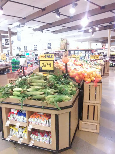 Grocery Store «Food Lion», reviews and photos, 10 Sams Point Rd, Beaufort, SC 29902, USA