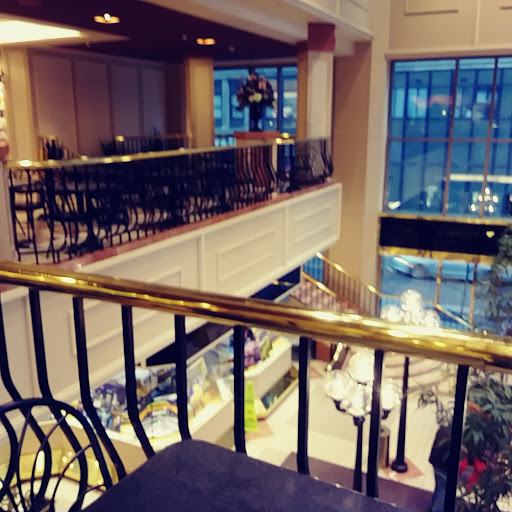 Shopping Mall «Fifth Avenue Place», reviews and photos, 201 Fifth Ave, Pittsburgh, PA 15222, USA