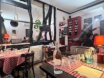 Atmosphère du Restaurant de spécialités du sud-ouest de la France Domaine d'Olléac à Paris - n°3