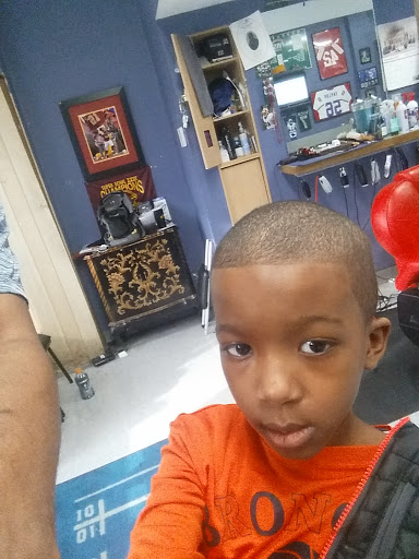 Barber Shop «First & 10 Barber Shop», reviews and photos, 9121 Piscataway Rd #2b, Clinton, MD 20735, USA