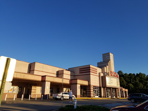 Movie Theater «Regal Cinemas Virginia Center 20», reviews and photos, 10091 Jeb Stuart Pkwy, Glen Allen, VA 23059, USA