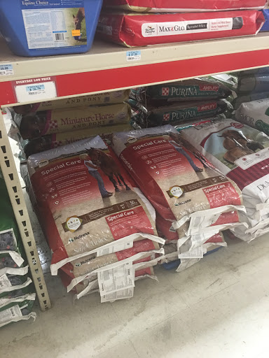 Home Improvement Store «Tractor Supply Co.», reviews and photos, 540 Water St #100, Chardon, OH 44024, USA