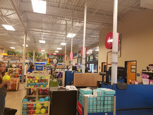 Pet Supply Store «PetSmart», reviews and photos, 8210 Macedonia Commons Blvd #10, Macedonia, OH 44056, USA