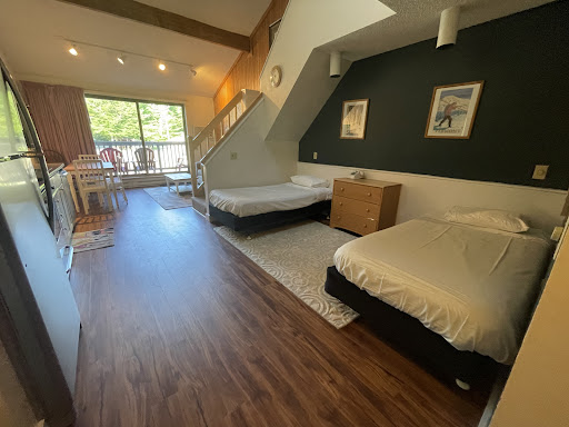 Paint Store «Essex Paint & Carpet Inc», reviews and photos, 27 Park St, Essex Junction, VT 05452, USA