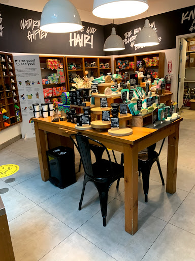 Cosmetics Store «Lush», reviews and photos, 4200 Conroy Rd, Orlando, FL 32839, USA