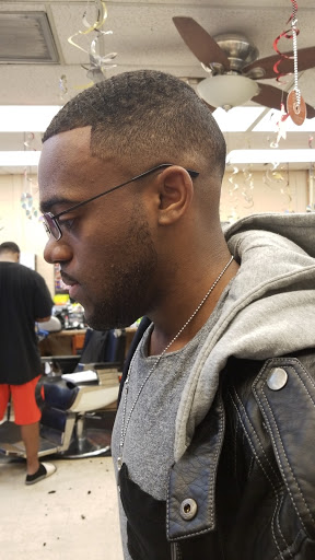 Barber Shop «Razor King Barber Shop», reviews and photos, 7554 Hwy 6 N, Houston, TX 77095, USA