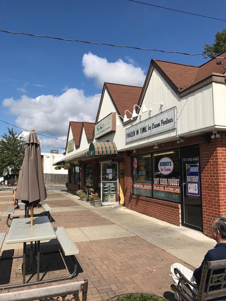 Nana's Deli & Restaurant 07039