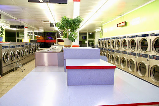 Laundromat «Clover Laundry», reviews and photos, 12558 Centralia St, Lakewood, CA 90715, USA