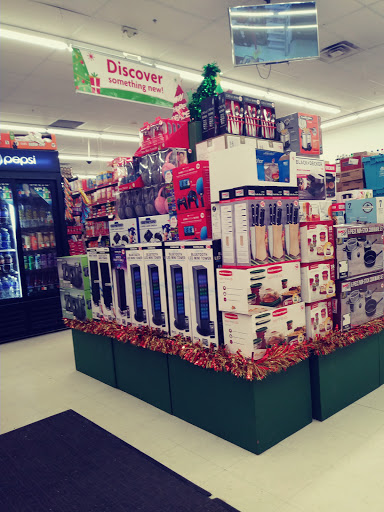Dollar Store «FAMILY DOLLAR», reviews and photos, 215 North Ave, Dunellen, NJ 08812, USA