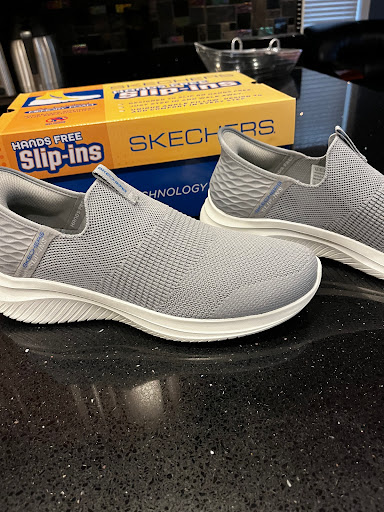 SKECHERS Warehouse Outlet