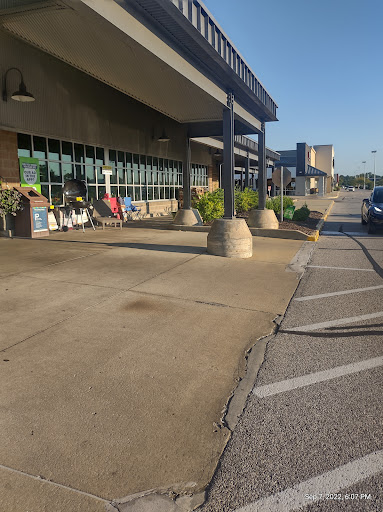 Grocery Store «Schnucks», reviews and photos, 2222 Troy Rd, Edwardsville, IL 62025, USA