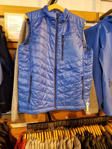 Clothing Store «L.L. Bean», reviews and photos, 340 Legacy Pl, Dedham, MA 02026, USA