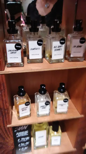 Cosmetics Store «Lush Cosmetics @ MCO», reviews and photos, 9345 Orlando International Airport Tram, Orlando, FL 32827, USA