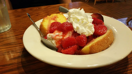 American Restaurant «Cracker Barrel Old Country Store», reviews and photos, 6055 Som Center Rd, Willoughby, OH 44094, USA